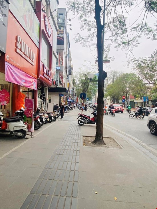 Bán gấp nhà kinh doanh, ô tô, vỉa hè phố Khuất Duy Tiến, Thanh Xuân: DT108m, MT 9m,giá 7,9 tỷ.